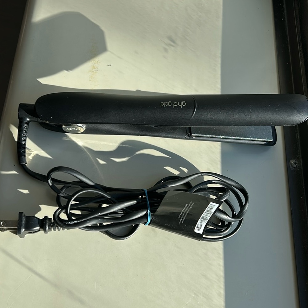 GHD Gold 1.5 inch Hair straightener.